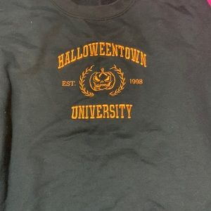 Embroidered HALLOWEEN TOWN UNI pullover r
